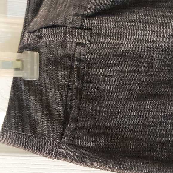 Larry Levine womens tailored shorts size 10 - Picture 4 of 4